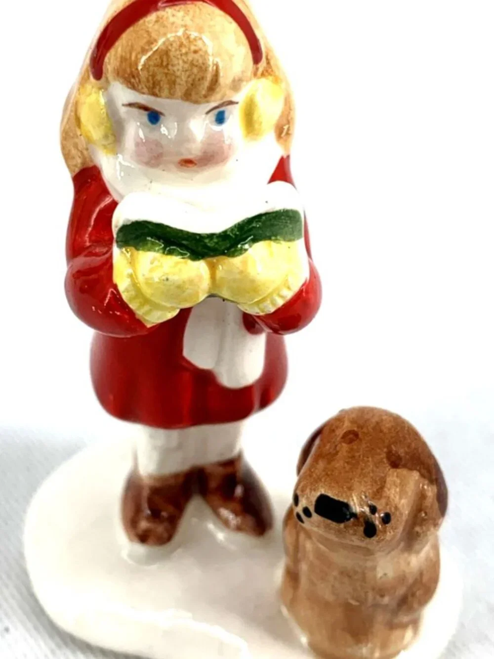Dept 56 Caroling Family Christmas Snow Village Set of 3 Figures #5105-5 Porcelai
